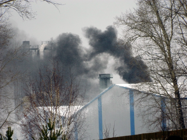 Погода в шарье на 10 дне. Шарья пожар Кроностар. Пожар в Шарья Костромской области Ветлужский. Пожар в Шарье сегодня. Пожар ВШАРЬЕ сегдня на квартале Коммуны.