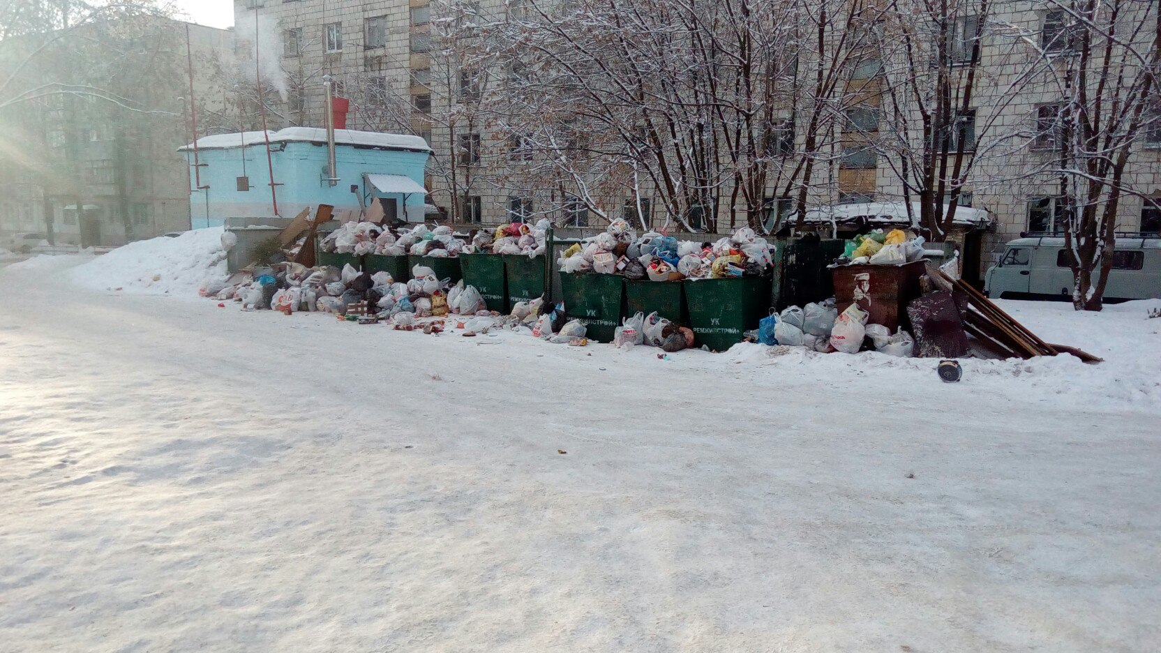 За то, что с улиц Костромы все новогодние праздники не вывозили мусор,  оштрафуют управляющие компании (ФОТО) - Новости44