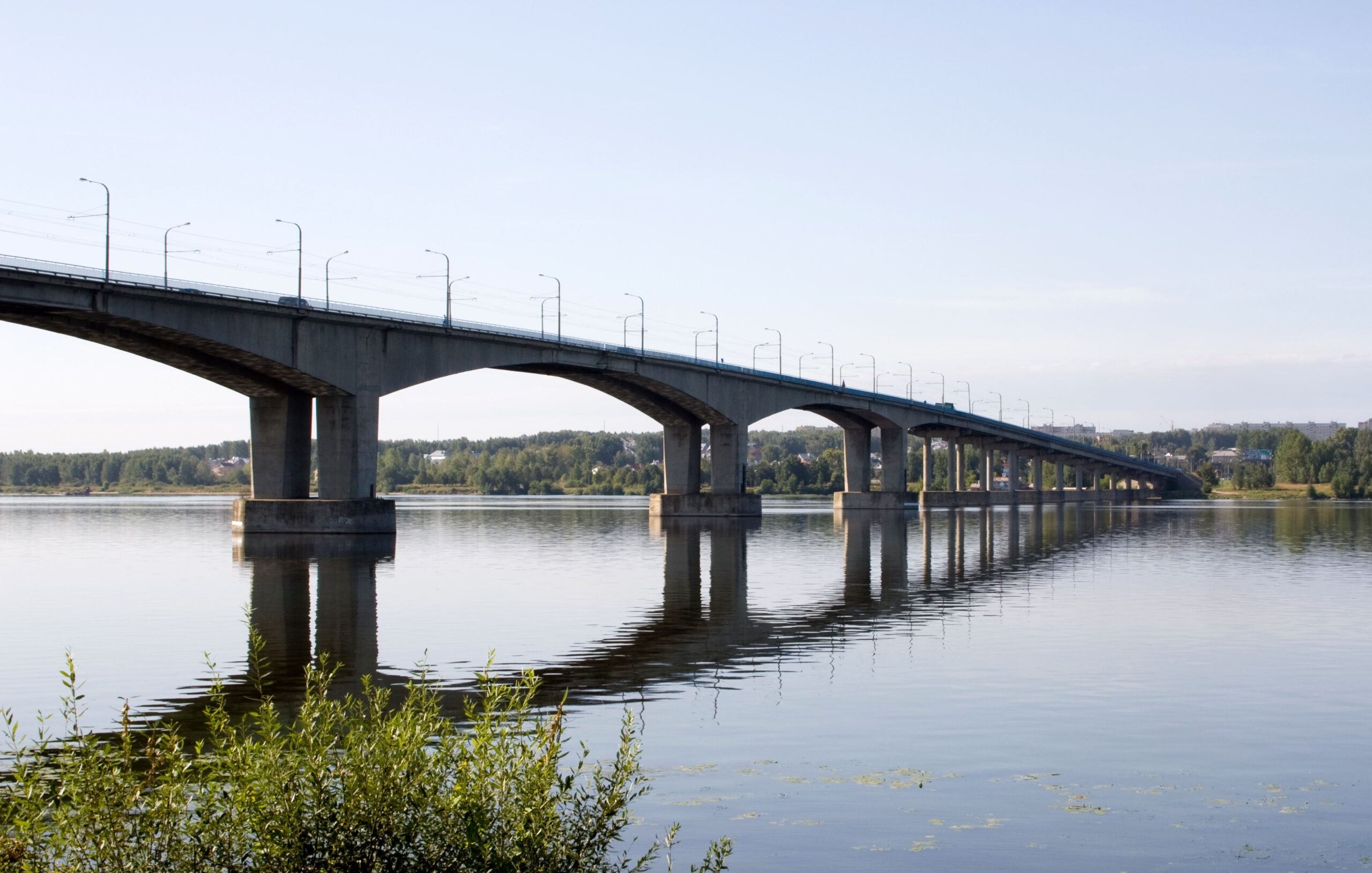 Мост через Волгу в Костроме