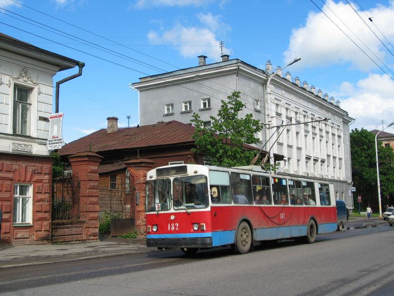 Троллейбус ЗиУ-682 в Костроме